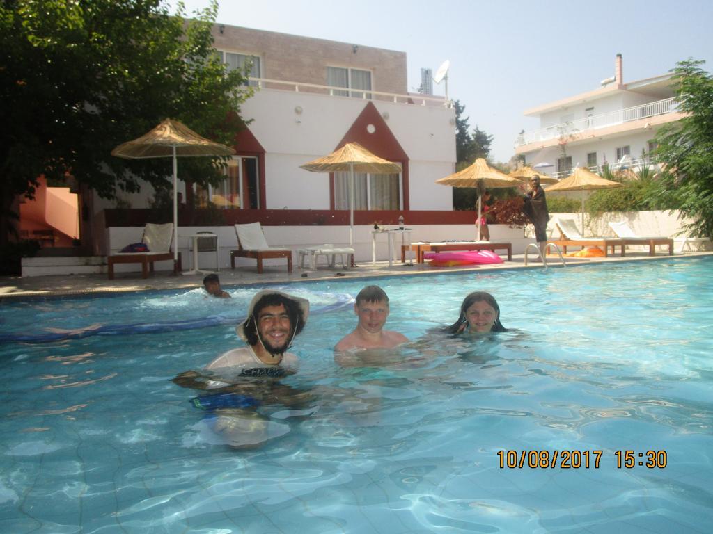 Saint Konstantin Beach Apartments Stegna Ngoại thất bức ảnh